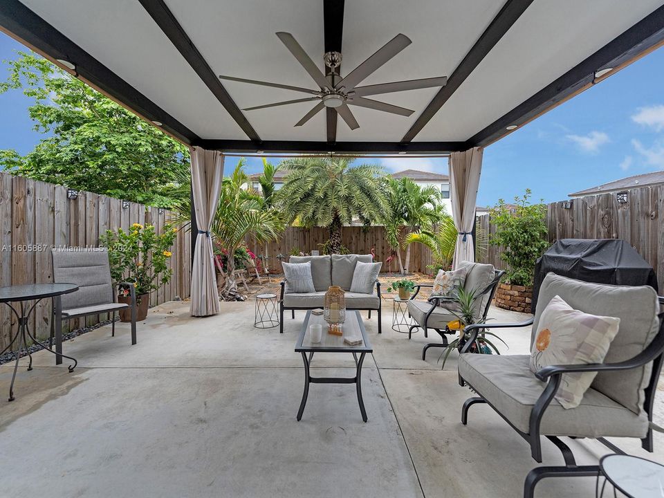 For Sale: $550,000 (3 beds, 2 baths, 1872 Square Feet)