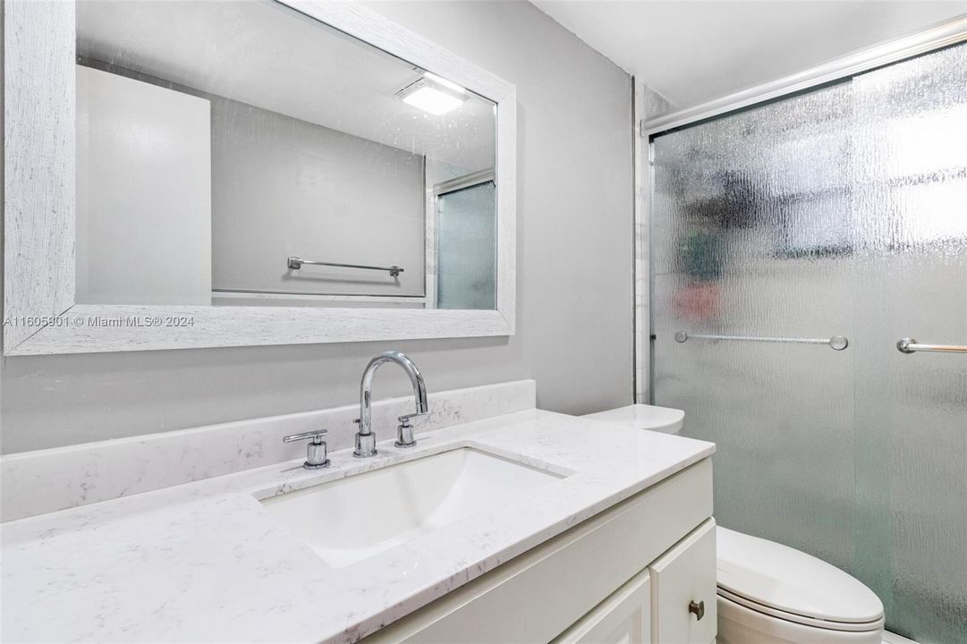 For Sale: $165,000 (2 beds, 2 baths, 1102 Square Feet)