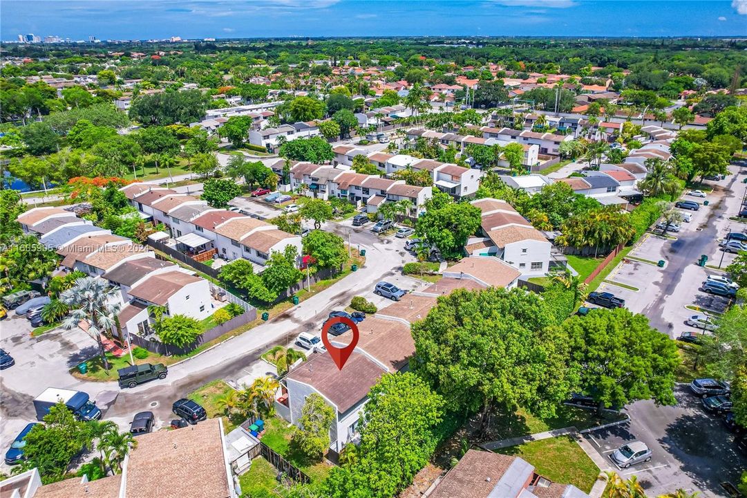 Active With Contract: $2,850 (3 beds, 2 baths, 1378 Square Feet)