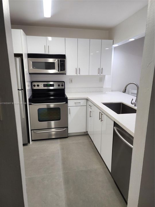 For Rent: $2,480 (2 beds, 2 baths, 1175 Square Feet)