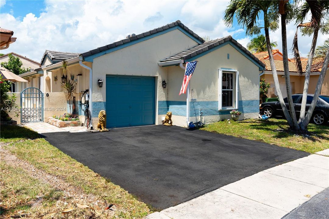 For Sale: $625,000 (3 beds, 2 baths, 1379 Square Feet)