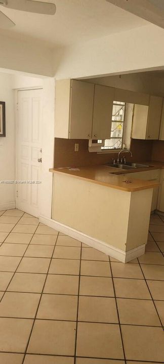 Active With Contract: $495,000 (2 beds, 1 baths, 1132 Square Feet)