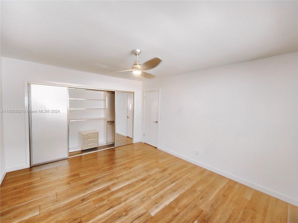 For Sale: $275,000 (2 beds, 1 baths, 1008 Square Feet)