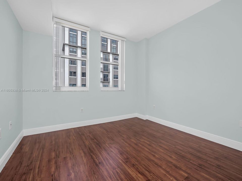 For Rent: $3,500 (2 beds, 2 baths, 970 Square Feet)