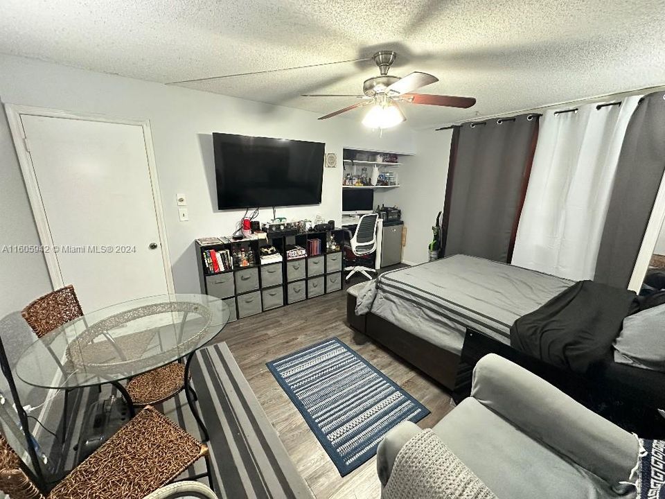 For Sale: $139,950 (2 beds, 2 baths, 1160 Square Feet)