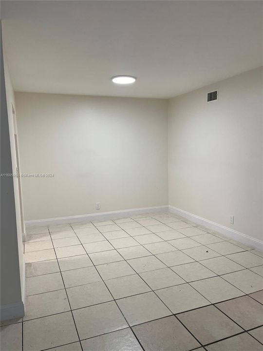 Recently Rented: $2,050 (2 beds, 2 baths, 922 Square Feet)