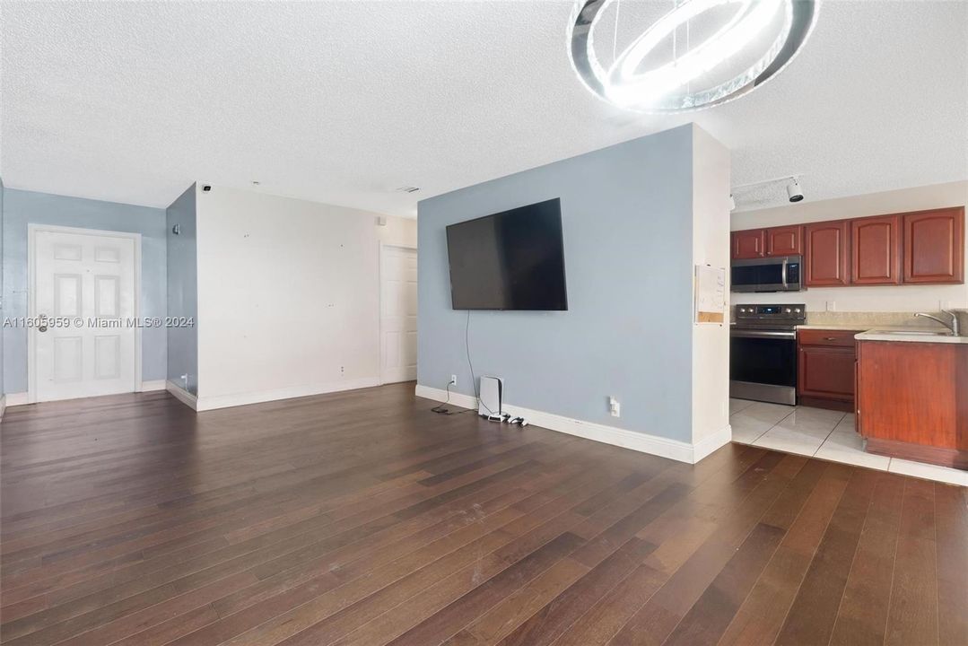 Recently Sold: $489,000 (3 beds, 2 baths, 1790 Square Feet)