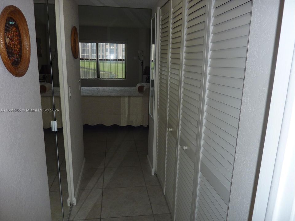 For Sale: $130,000 (1 beds, 1 baths, 860 Square Feet)