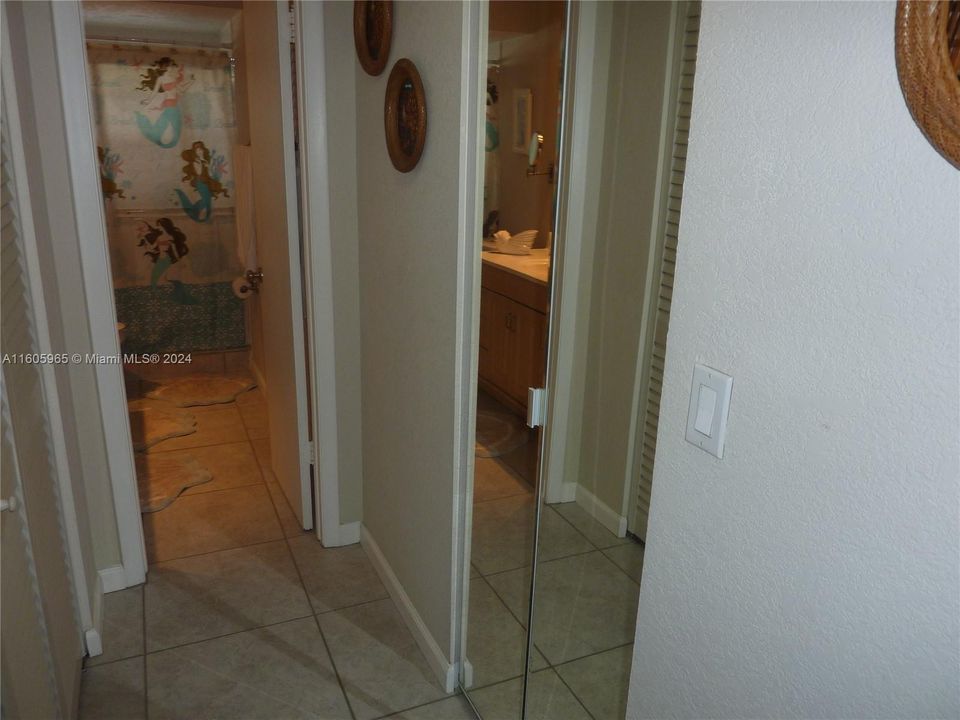 For Sale: $130,000 (1 beds, 1 baths, 860 Square Feet)