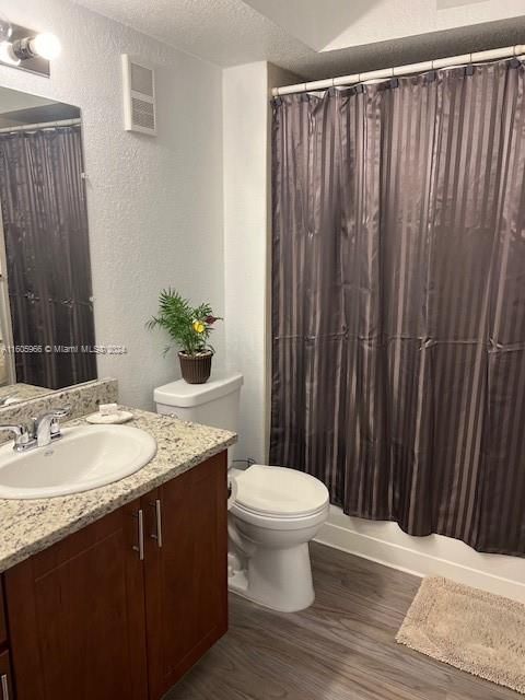 For Rent: $2,600 (2 beds, 2 baths, 1065 Square Feet)