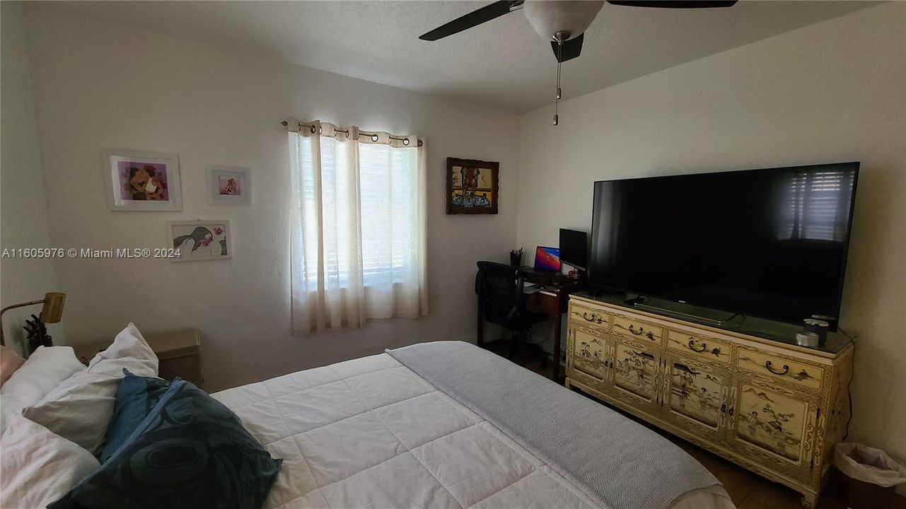 For Rent: $4,500 (3 beds, 2 baths, 1322 Square Feet)