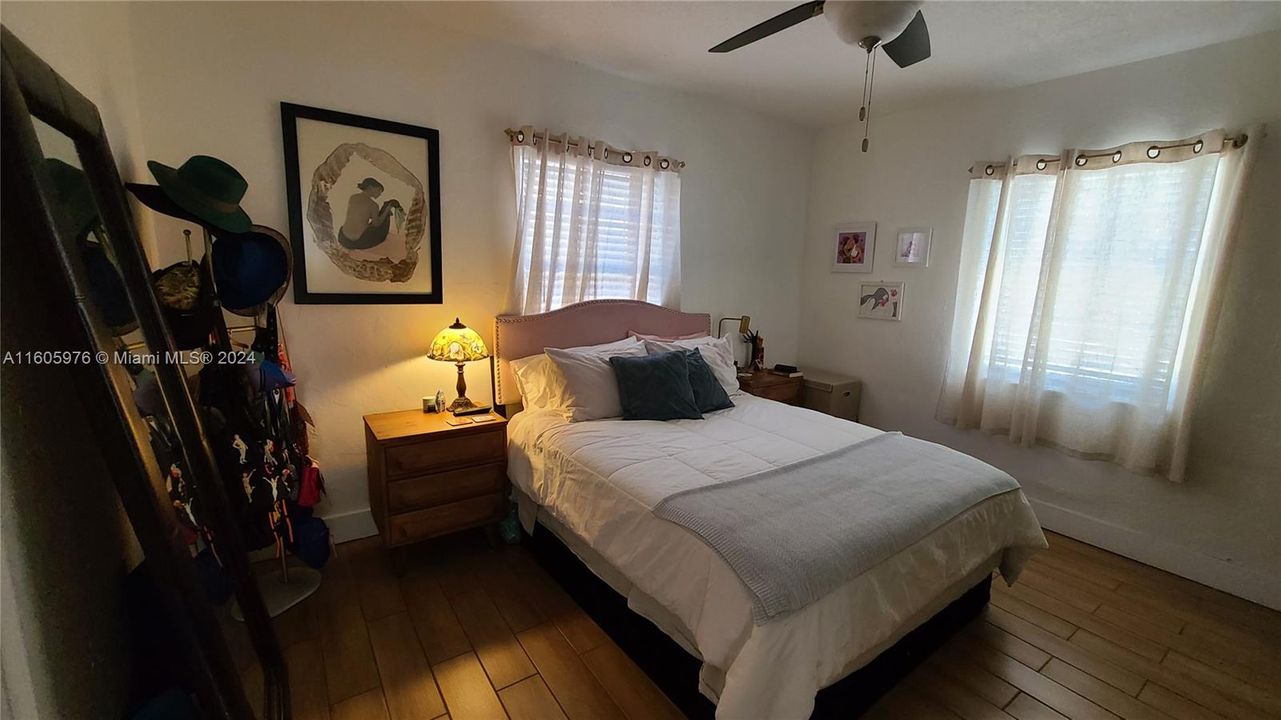 For Rent: $4,500 (3 beds, 2 baths, 1322 Square Feet)