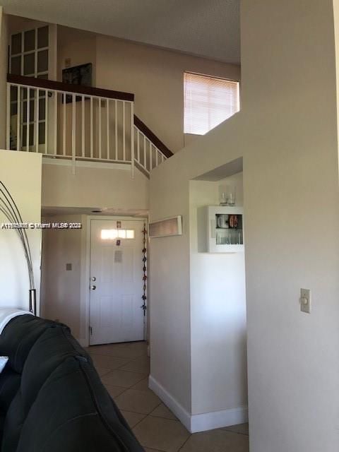 For Sale: $269,000 (2 beds, 2 baths, 1074 Square Feet)