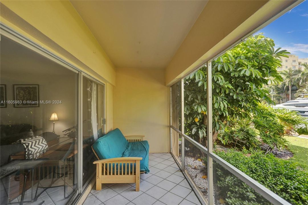 En Venta: $399,000 (2 camas, 2 baños, 1200 Pies cuadrados)