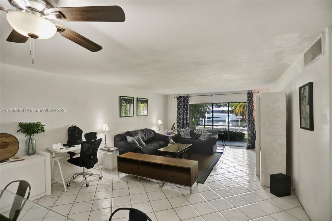 For Sale: $375,000 (2 beds, 2 baths, 1200 Square Feet)