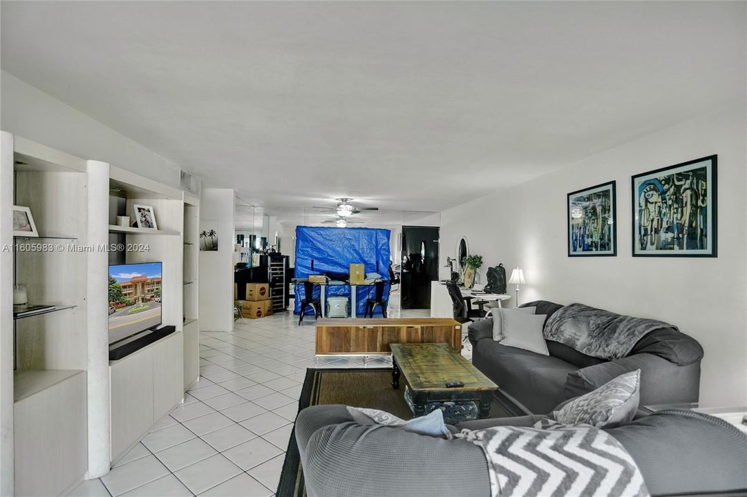 For Sale: $399,000 (2 beds, 2 baths, 1200 Square Feet)