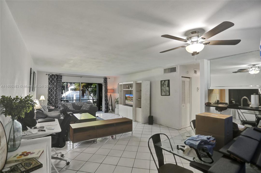 For Sale: $399,000 (2 beds, 2 baths, 1200 Square Feet)