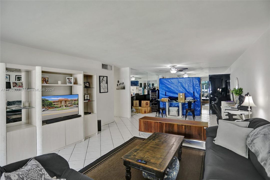 For Sale: $375,000 (2 beds, 2 baths, 1200 Square Feet)