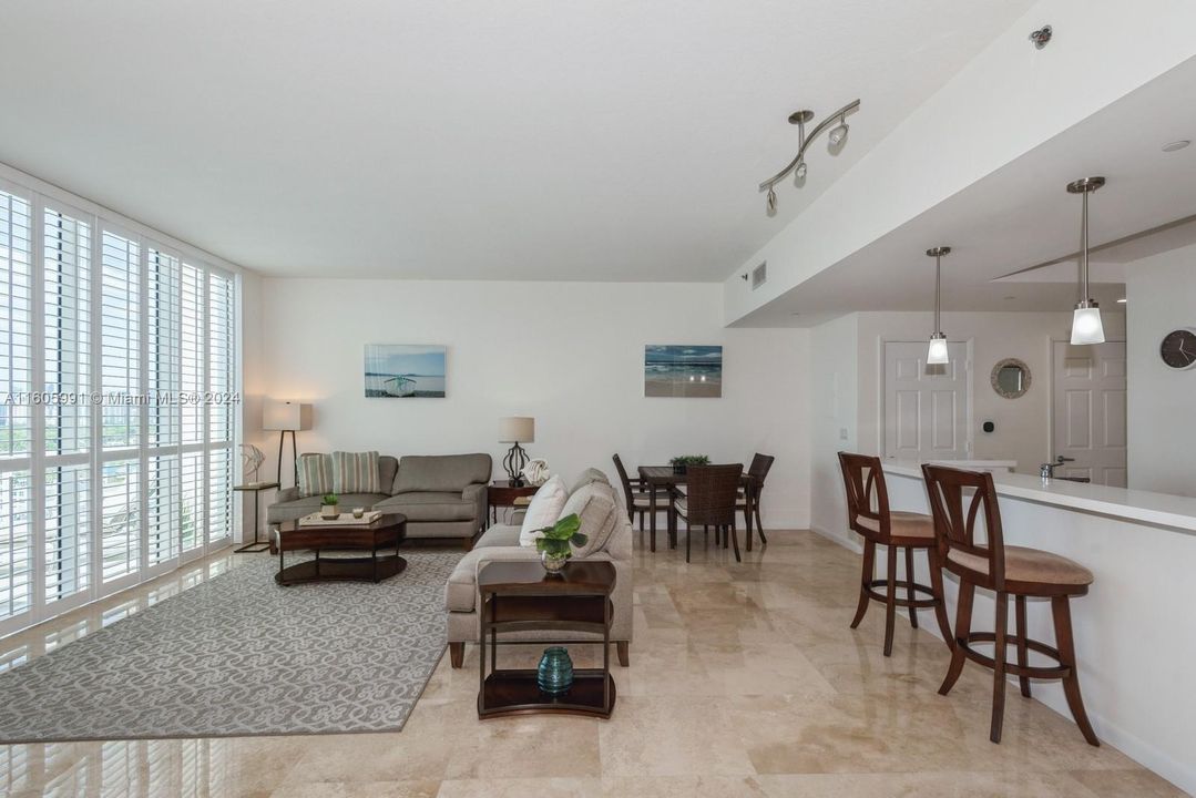 For Sale: $595,000 (1 beds, 1 baths, 1384 Square Feet)