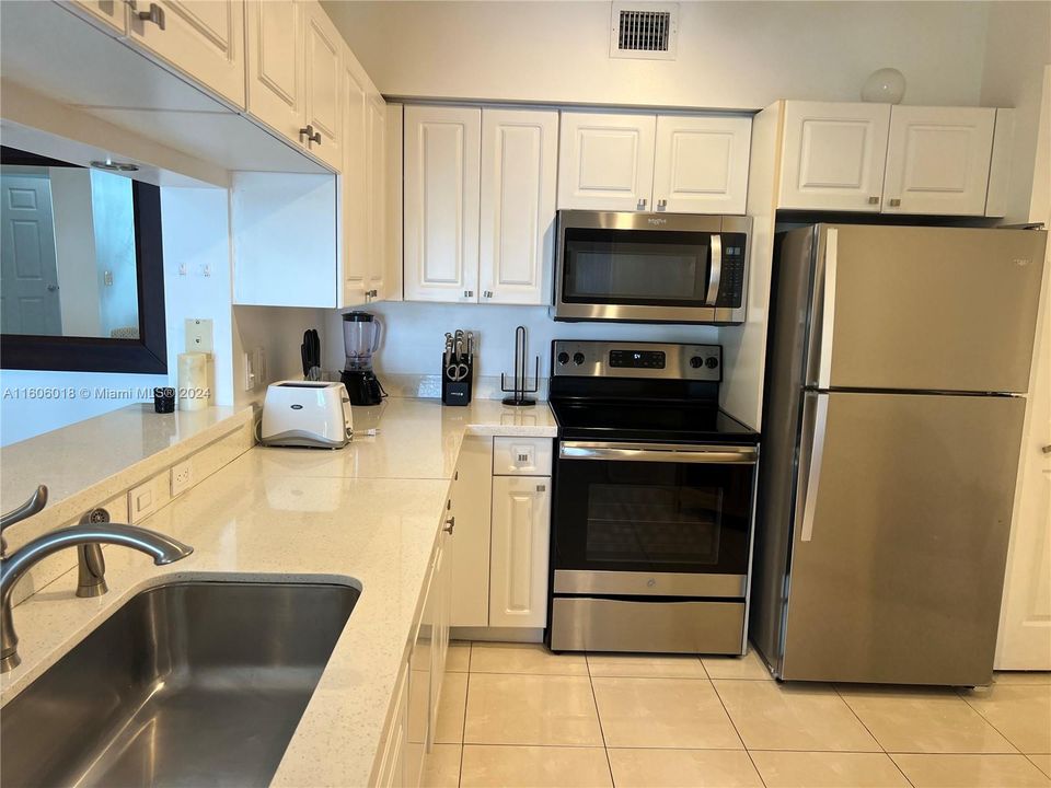 For Rent: $3,600 (2 beds, 2 baths, 1116 Square Feet)
