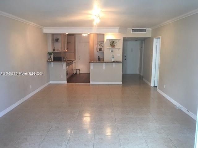 For Rent: $3,800 (2 beds, 2 baths, 980 Square Feet)