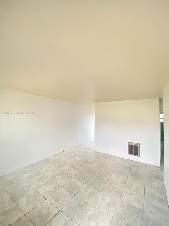 For Rent: $2,200 (2 beds, 1 baths, 1610 Square Feet)