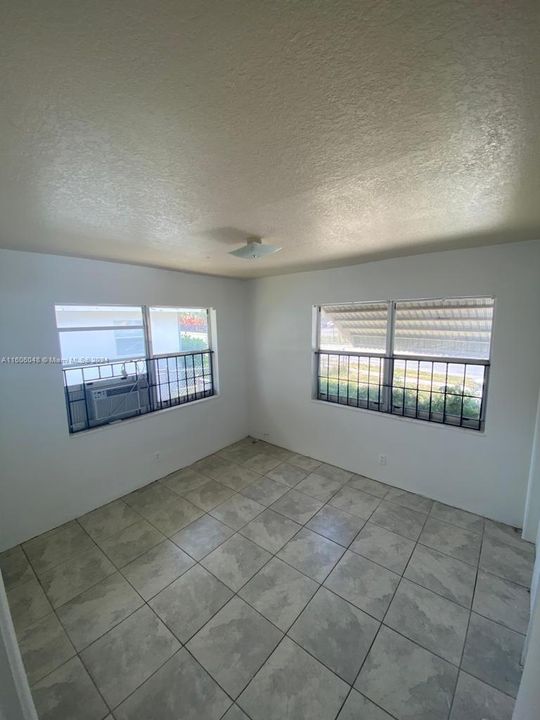 For Rent: $2,200 (2 beds, 1 baths, 1610 Square Feet)