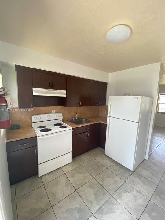 For Rent: $2,200 (2 beds, 1 baths, 1610 Square Feet)