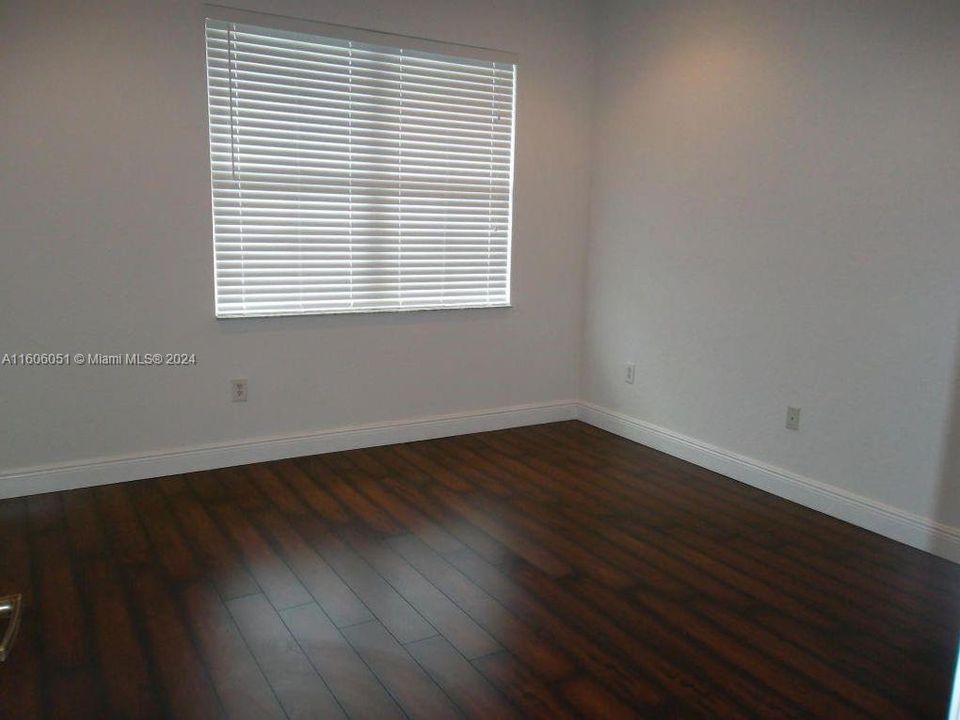 For Rent: $2,800 (3 beds, 2 baths, 1523 Square Feet)