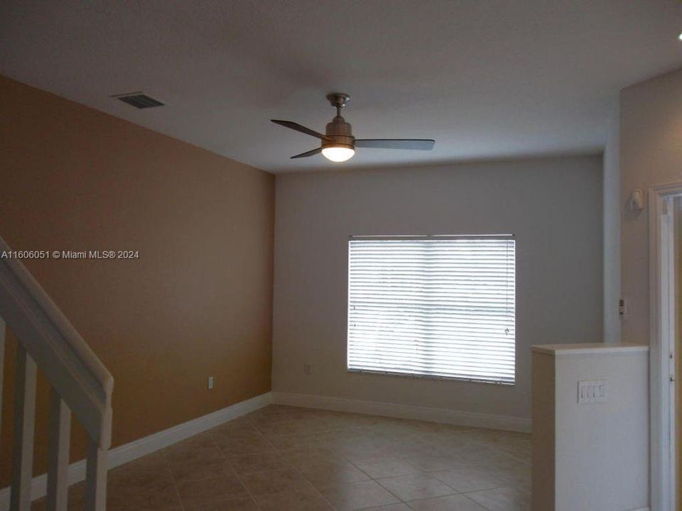 For Rent: $2,800 (3 beds, 2 baths, 1523 Square Feet)