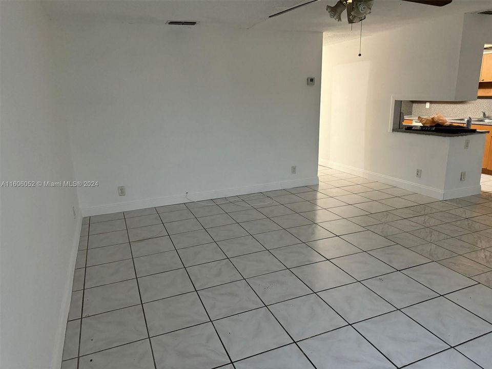 For Rent: $2,000 (2 beds, 2 baths, 1036 Square Feet)