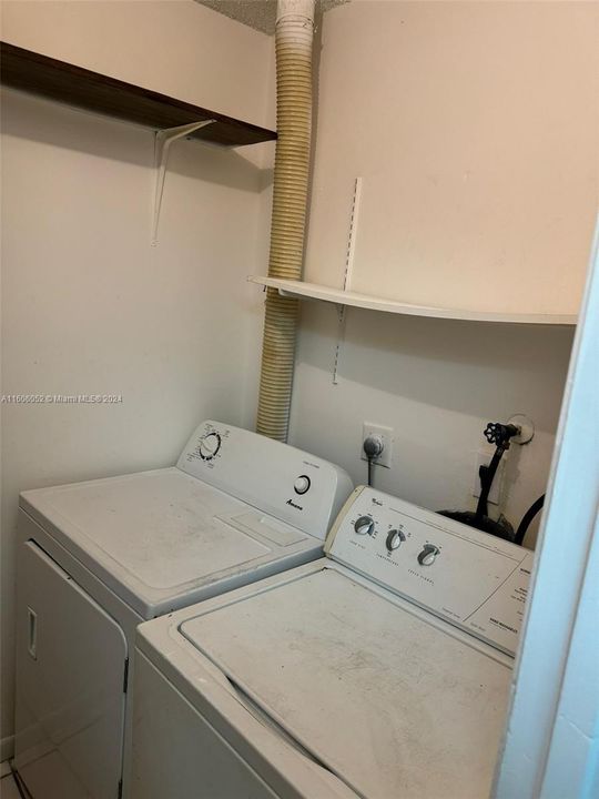 For Rent: $2,000 (2 beds, 2 baths, 1036 Square Feet)