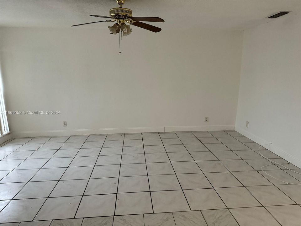 For Rent: $2,000 (2 beds, 2 baths, 1036 Square Feet)