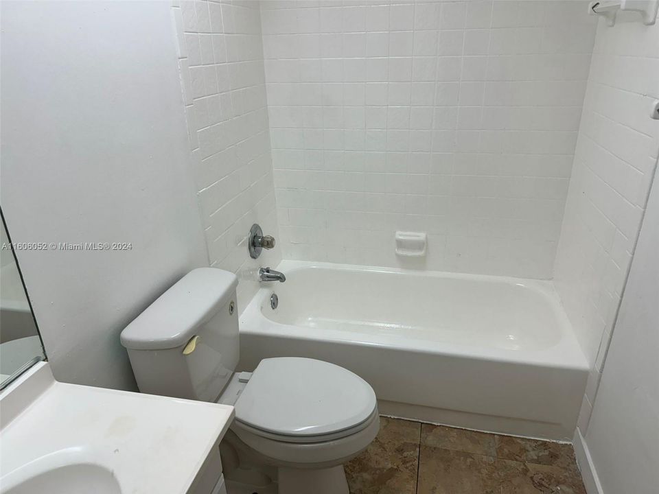 For Rent: $2,000 (2 beds, 2 baths, 1036 Square Feet)