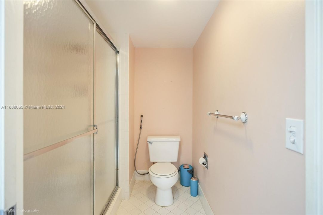 For Sale: $249,900 (2 beds, 2 baths, 1207 Square Feet)