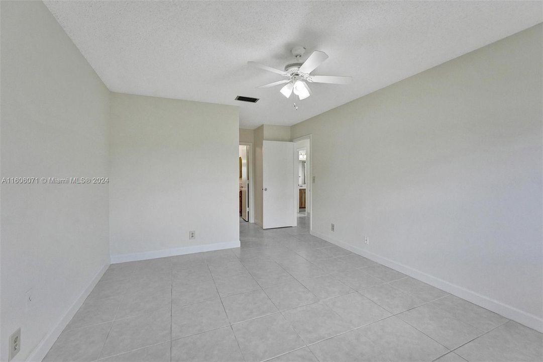 For Sale: $259,000 (2 beds, 2 baths, 1346 Square Feet)
