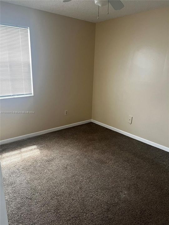 Recently Rented: $1,750 (2 beds, 2 baths, 970 Square Feet)