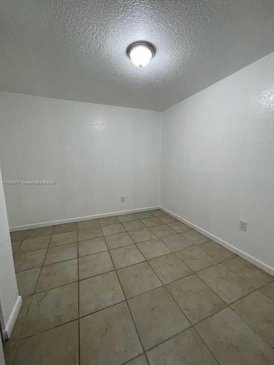 For Rent: $2,100 (2 beds, 2 baths, 920 Square Feet)