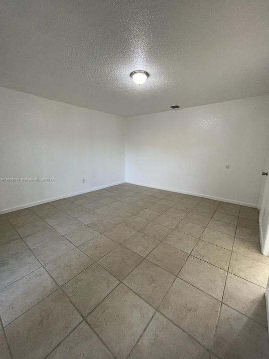 For Rent: $2,100 (2 beds, 2 baths, 920 Square Feet)