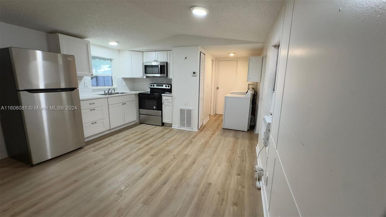 Recently Rented: $1,800 (2 beds, 2 baths, 850 Square Feet)