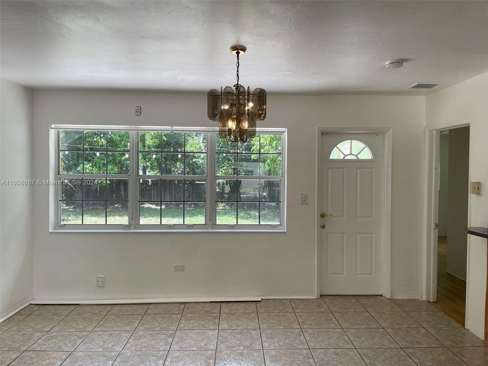 For Rent: $4,350 (3 beds, 2 baths, 1389 Square Feet)