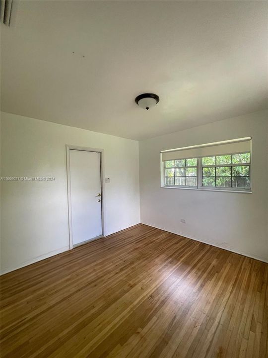 For Rent: $4,350 (3 beds, 2 baths, 1389 Square Feet)