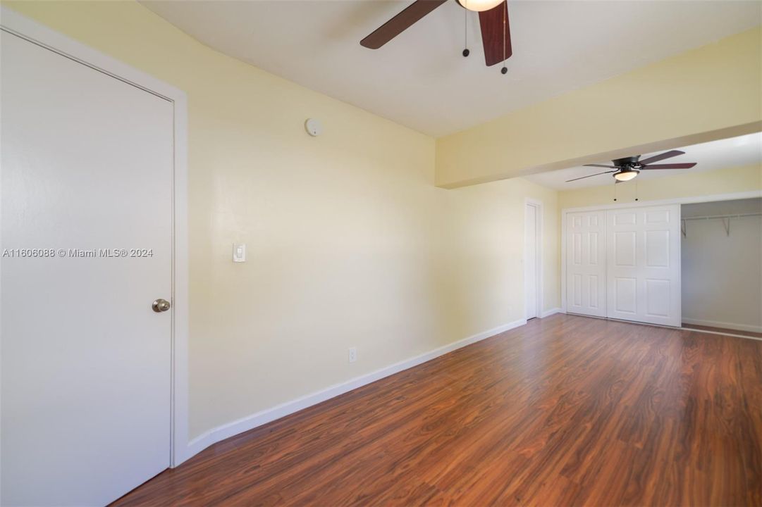 For Sale: $500,000 (3 beds, 2 baths, 1352 Square Feet)