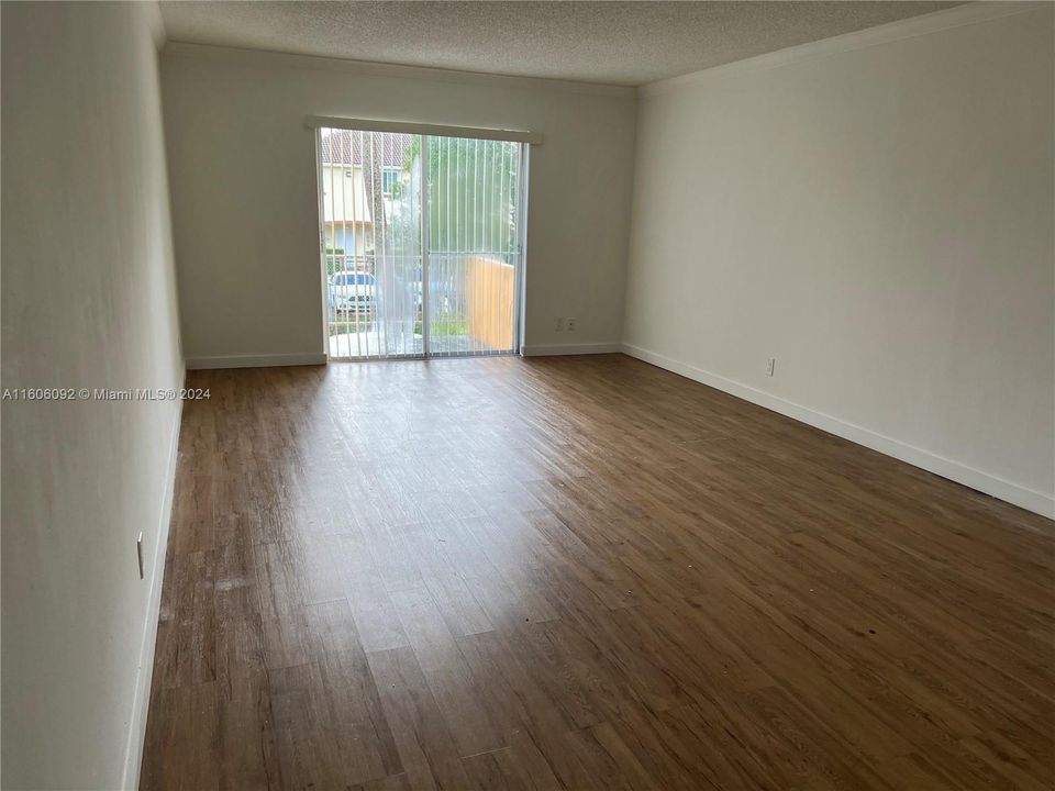 For Rent: $2,400 (2 beds, 2 baths, 1119 Square Feet)