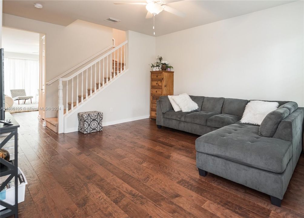 Active With Contract: $3,800 (3 beds, 2 baths, 1890 Square Feet)