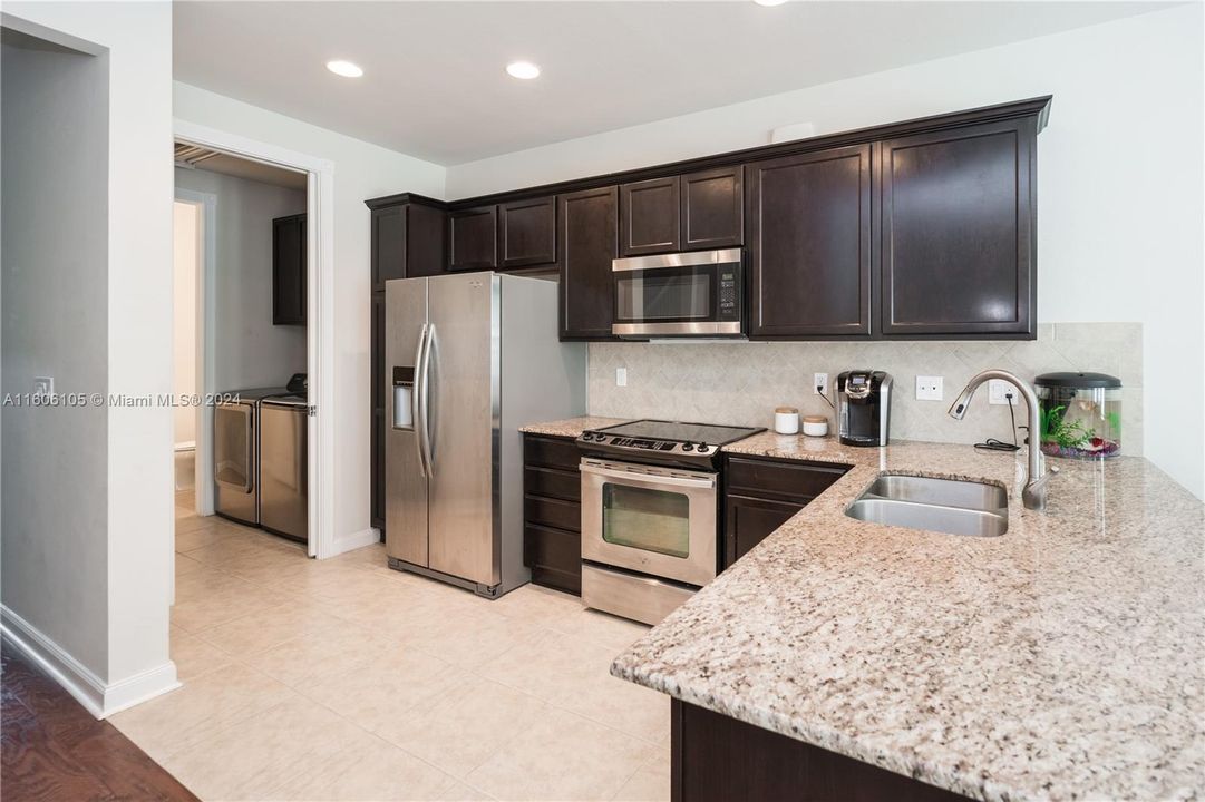 Active With Contract: $3,800 (3 beds, 2 baths, 1890 Square Feet)