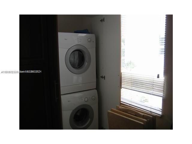 For Rent: $2,100 (1 beds, 1 baths, 470 Square Feet)