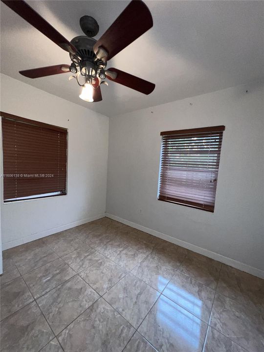 For Rent: $2,800 (3 beds, 1 baths, 1156 Square Feet)