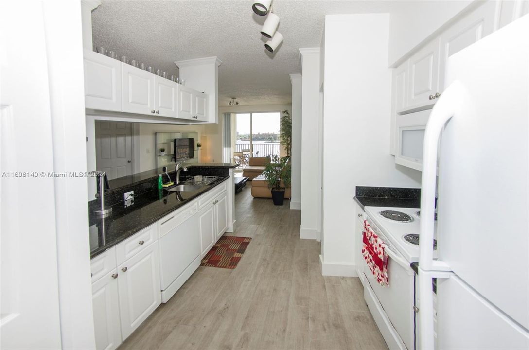 Active With Contract: $3,800 (3 beds, 2 baths, 1264 Square Feet)