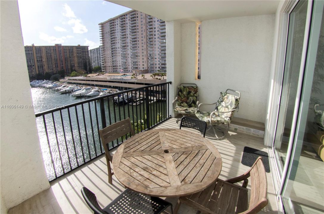 Active With Contract: $3,800 (3 beds, 2 baths, 1264 Square Feet)